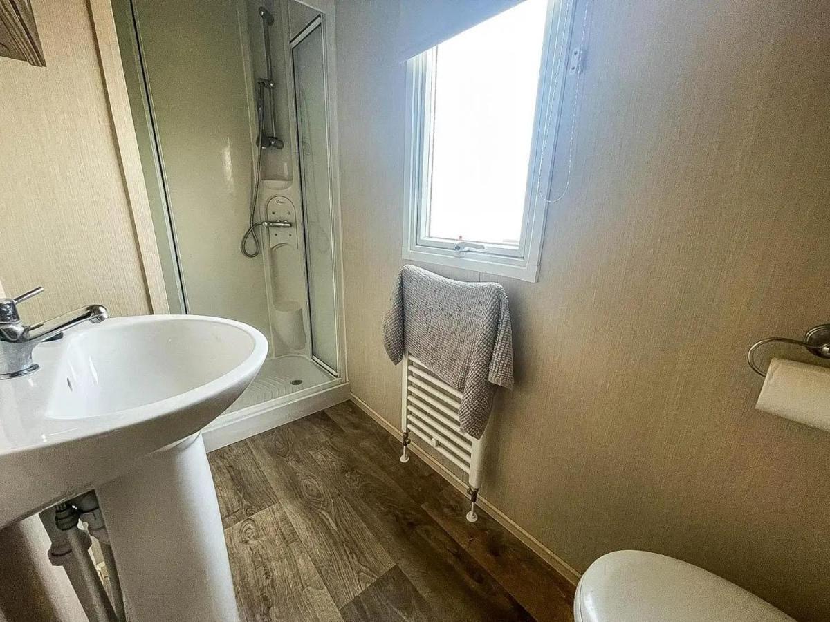 2Br-Sleeps6-Wifi-Freeparking-Holidaypark Clacton-on-Sea Exterior foto